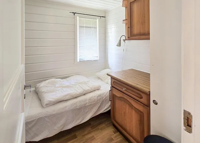 4 Bedroom Gorgeous In Vega * Vika (Nordland)